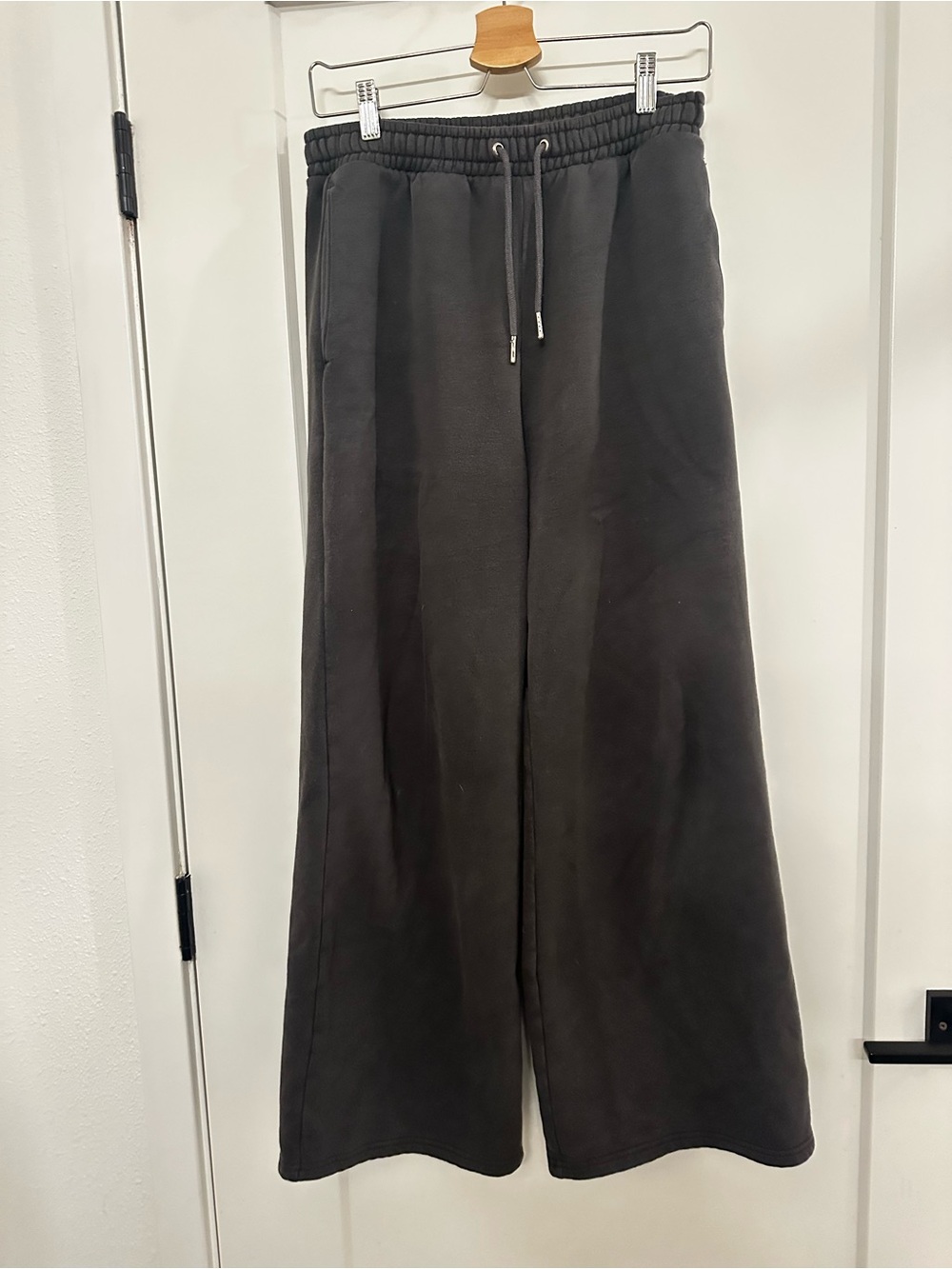 Abercrombie & Fitch Sunday Wide Leg Sweatpant grey